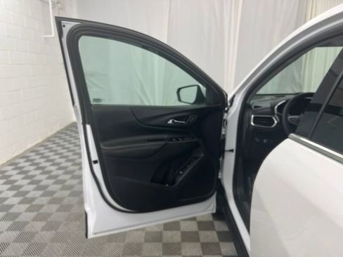 Used 2024 Chevrolet Equinox Premier AWD/4WD image 14