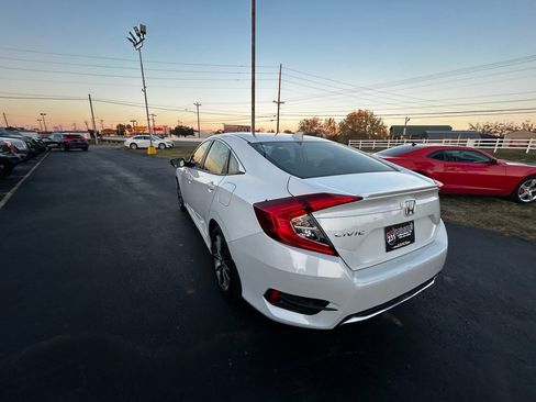 Used 2019 Honda Civic EX image 5