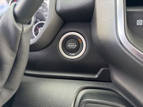 New 2025 RAM 2500 Big Horn AWD/4WD image 17