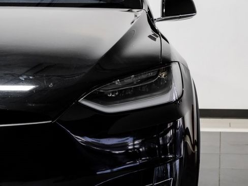 Used 2018 Tesla Model X P100D image 44