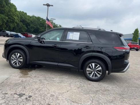 Used 2024 Nissan Pathfinder SL FWD image 6