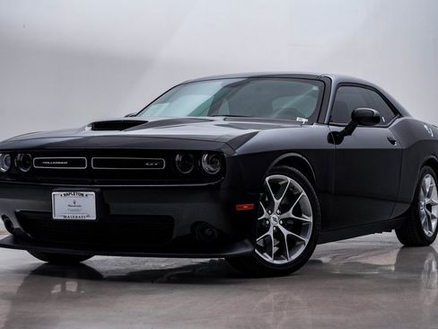 Used 2022 Dodge Challenger GT image 1