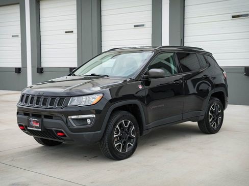 Used 2019 Jeep Compass Trailhawk image 4
