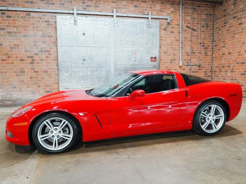 Used 2008 Chevrolet Corvette Coupe RWD image 9