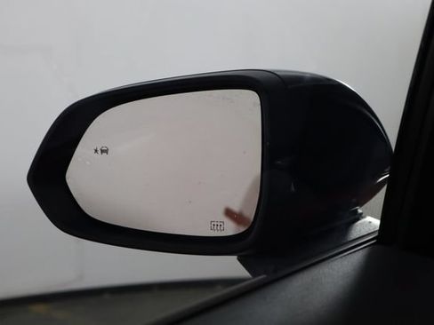 Used 2025 Chevrolet Equinox EV RS FWD image 42