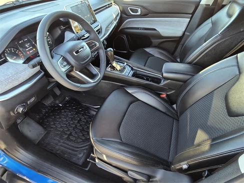 Used 2022 Jeep Compass Latitude image 14