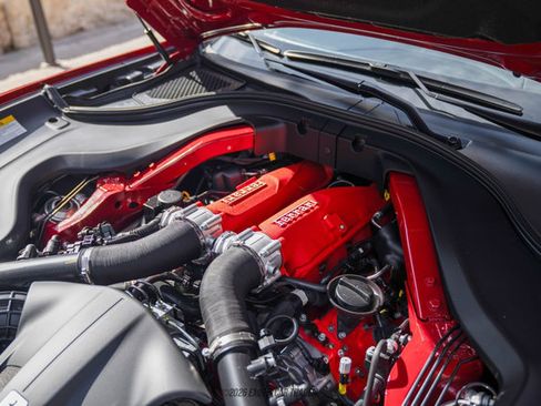 Used 2019 Ferrari Portofino image 25