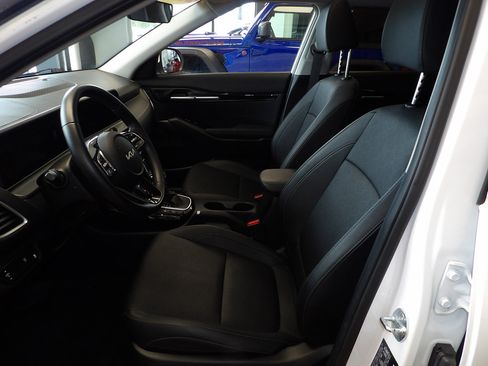 Used 2024 Kia Seltos EX AWD/4WD image 26