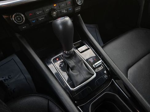 Used 2024 Jeep Compass Limited image 24