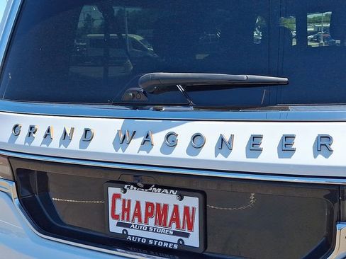 Used 2024 Jeep Grand Wagoneer L Series III AWD/4WD image 28