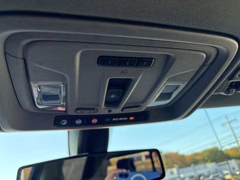 Used 2020 GMC Sierra 1500 SLE w/ SLE Value Package image 27