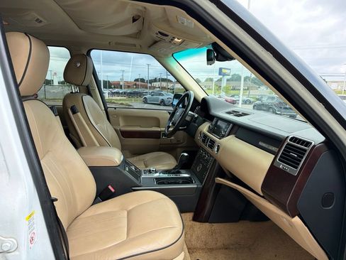 Used 2011 Land Rover Range Rover HSE AWD/4WD image 25