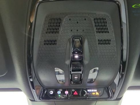 Used 2024 Cadillac Lyriq Luxury AWD/4WD image 57