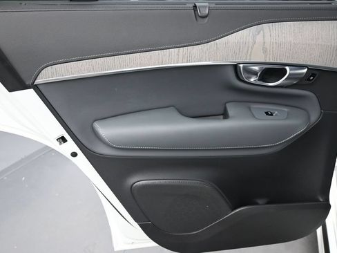 Certified 2025 Volvo XC90 T8 Ultra w/ Protection Package Premier AWD/4WD image 21