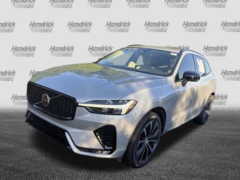 Used 2024 Volvo XC60 B5 Plus w/ Protection Package Premier AWD/4WD image 5