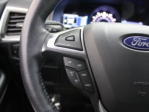 Used 2024 Ford Edge Titanium image 34