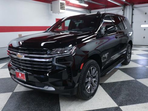 Used 2022 Chevrolet Tahoe LT w/ Luxury Package RWD image 5