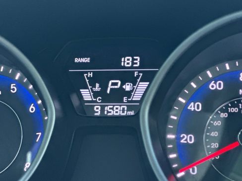 Used 2016 Hyundai Elantra Limited w/ Option Group 04 FWD image 22