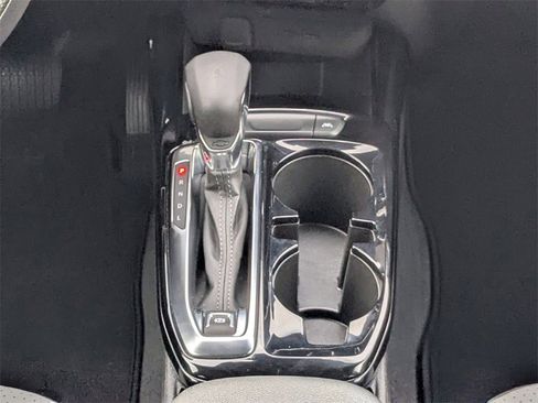 Certified 2025 Chevrolet Trax LT image 20