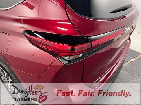 Used 2022 Toyota Highlander XLE image 13