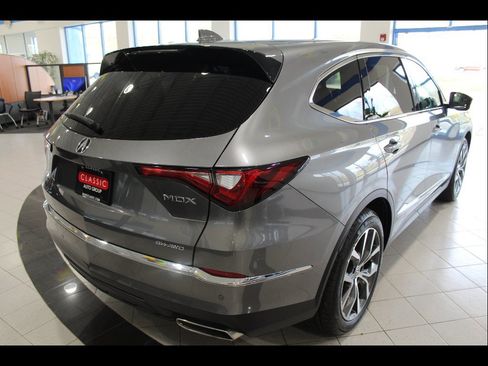 Used 2024 Acura MDX SH-AWD w/ Technology Package image 5
