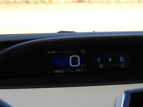 Used 2019 Toyota Prius L Eco image 54