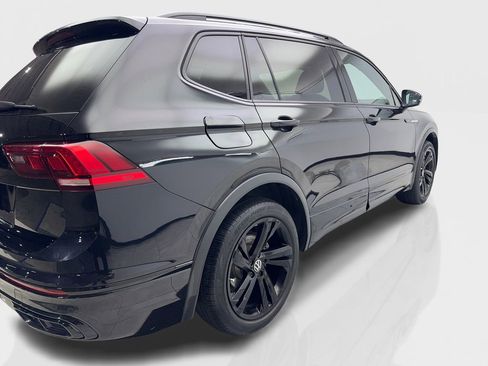 Used 2023 Volkswagen Tiguan SE R-Line image 13