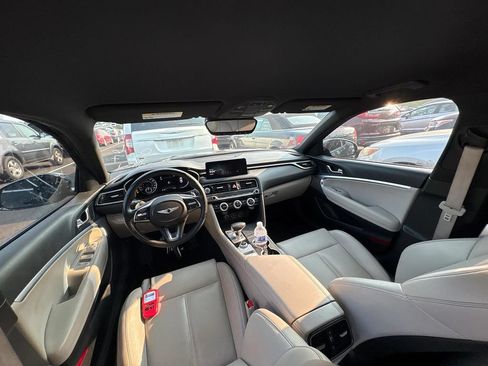 Used 2023 Genesis G70 2.0T AWD/4WD image 9