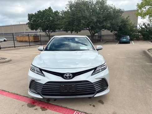 Used 2022 Toyota Camry LE FWD image 2