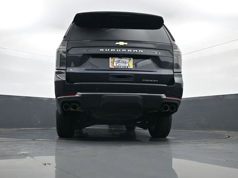 Used 2025 Chevrolet Suburban Premier AWD/4WD image 27