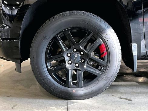 Used 2024 Chevrolet Silverado 1500 RST w/ Redline Edition AWD/4WD image 7