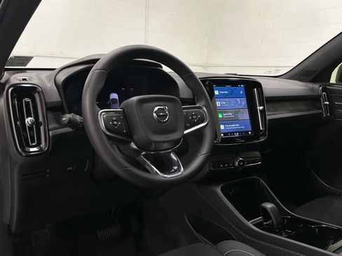 Used 2023 Volvo C40 P8 Recharge Ultimate w/ Protection Package Premier image 10