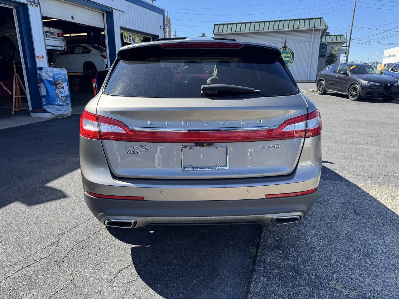 Used 2016 Lincoln MKX Reserve w/ Climate Package AWD/4WD image 5
