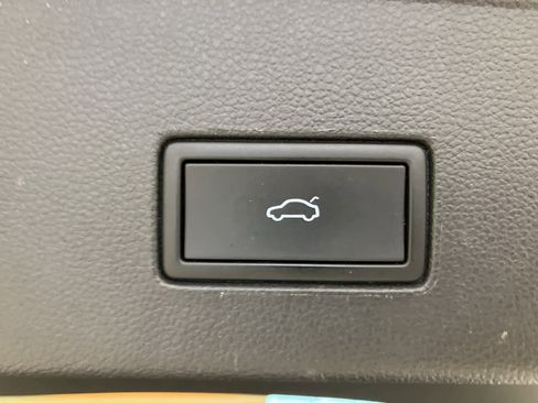 Used 2023 Volkswagen Atlas Cross Sport SEL Premium R-Line image 33