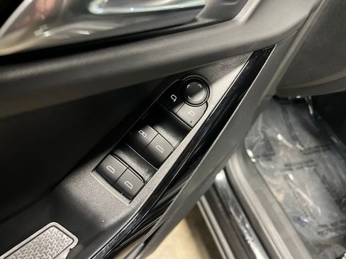 Certified 2025 Chevrolet Equinox LT image 12