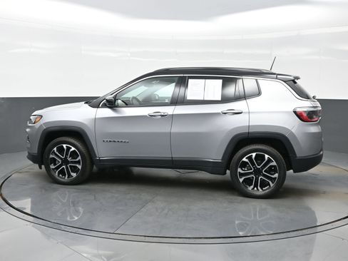 Used 2022 Jeep Compass Limited AWD/4WD image 4
