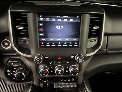 Used 2021 RAM 1500 Big Horn AWD/4WD image 3