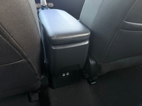 Used 2025 Toyota Prius LE image 24