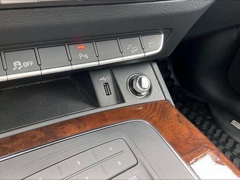 Used 2020 Audi Q5 2.0T Premium w/ Convenience Package AWD/4WD image 33