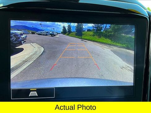 Used 2023 Chevrolet Traverse LT image 23