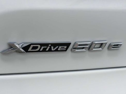 Used 2024 BMW X5 xDrive50e image 28