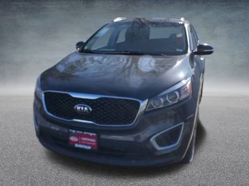 Used 2018 Kia Sorento LX image 7