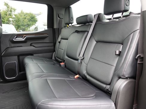 Used 2024 GMC Sierra 1500 Elevation image 18