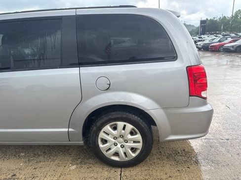 Used 2018 Dodge Grand Caravan SE FWD image 8