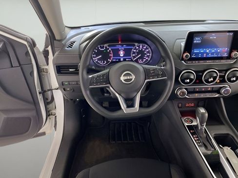Used 2024 Nissan Sentra SV FWD image 34