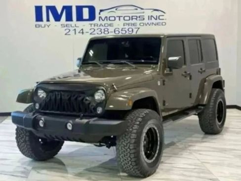 Used 2015 Jeep Wrangler Unlimited Sahara w/ Max Tow Package AWD/4WD image 39