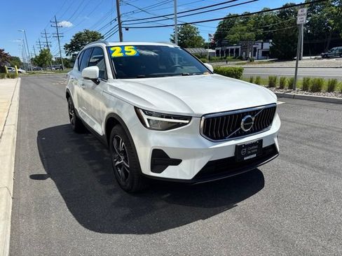 Certified 2025 Volvo XC40 B5 Core AWD/4WD image 6