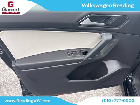 Used 2018 Volkswagen Tiguan SE AWD/4WD image 11