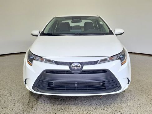 Used 2025 Toyota Corolla LE FWD image 3