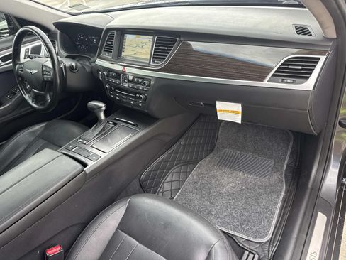 Used 2018 Genesis G80 3.8 RWD image 13